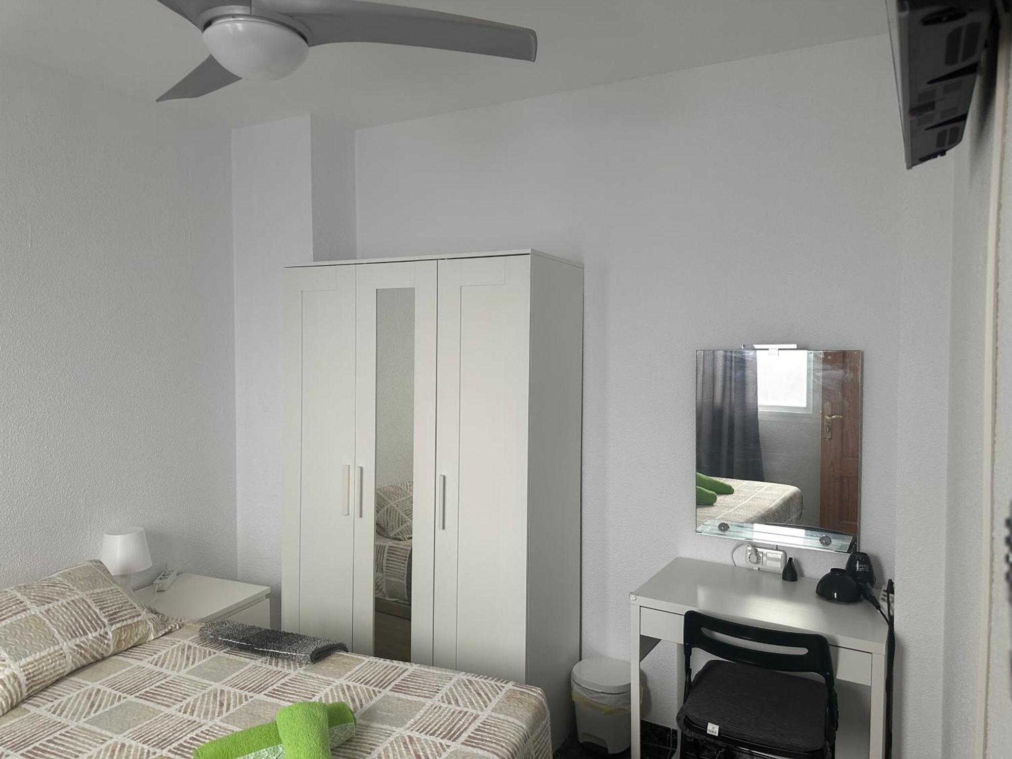Almeria Centro Habitacion Privada En Apartamento Compartido Extérieur photo