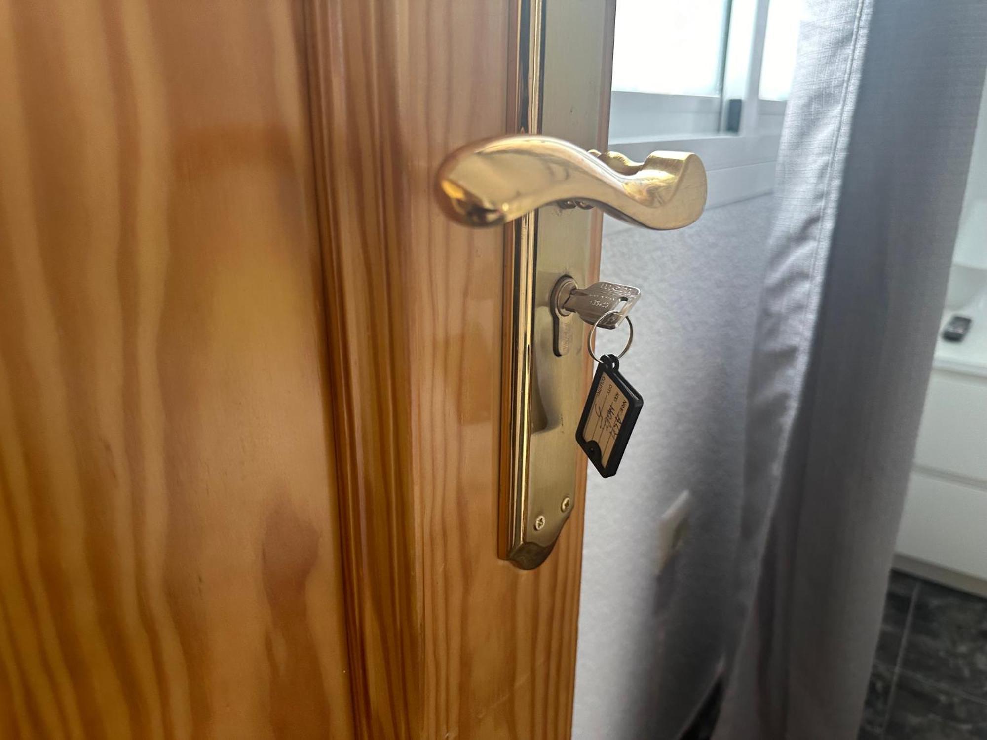 Almeria Centro Habitacion Privada En Apartamento Compartido Extérieur photo
