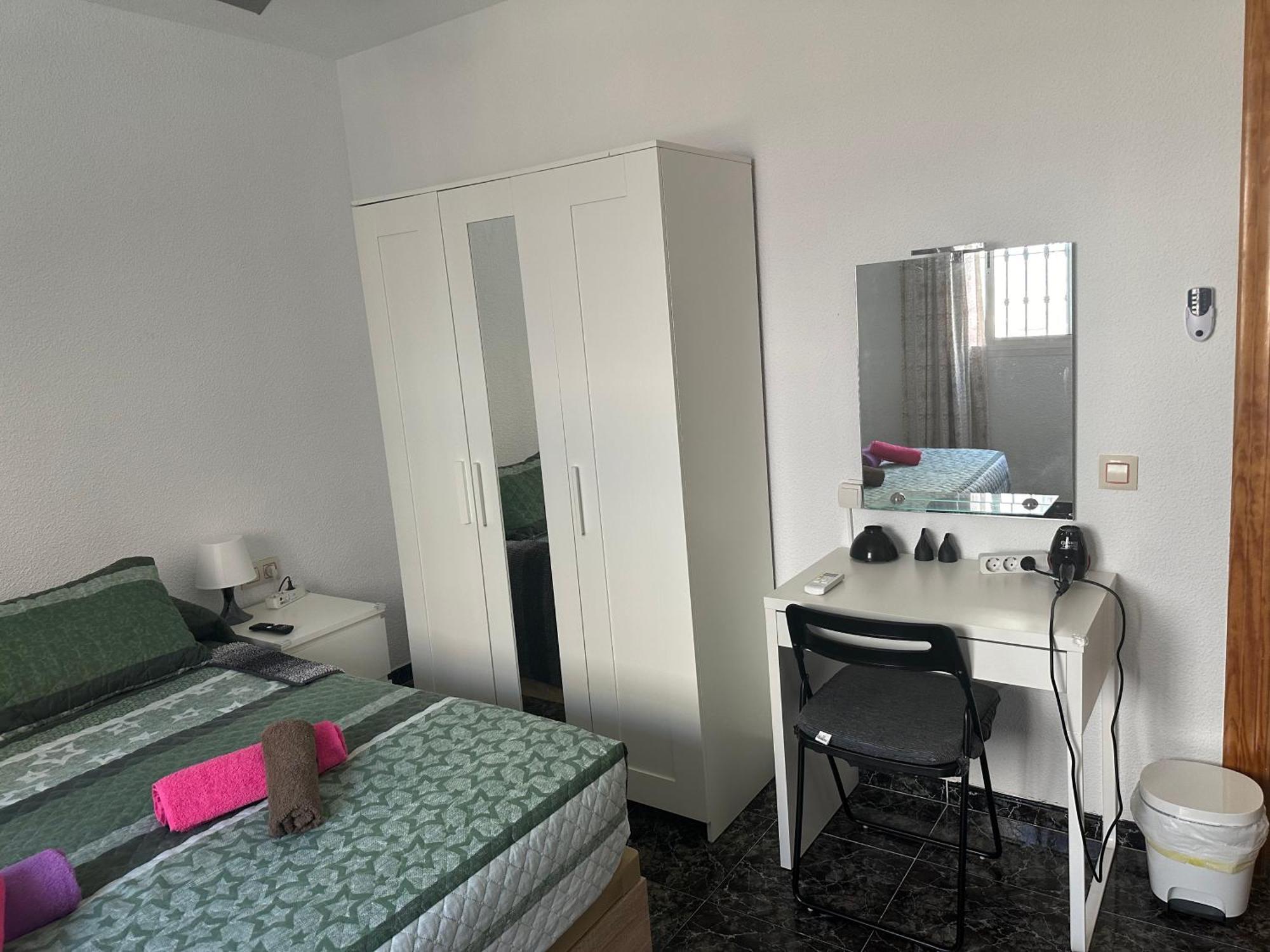 Almeria Centro Habitacion Privada En Apartamento Compartido Extérieur photo