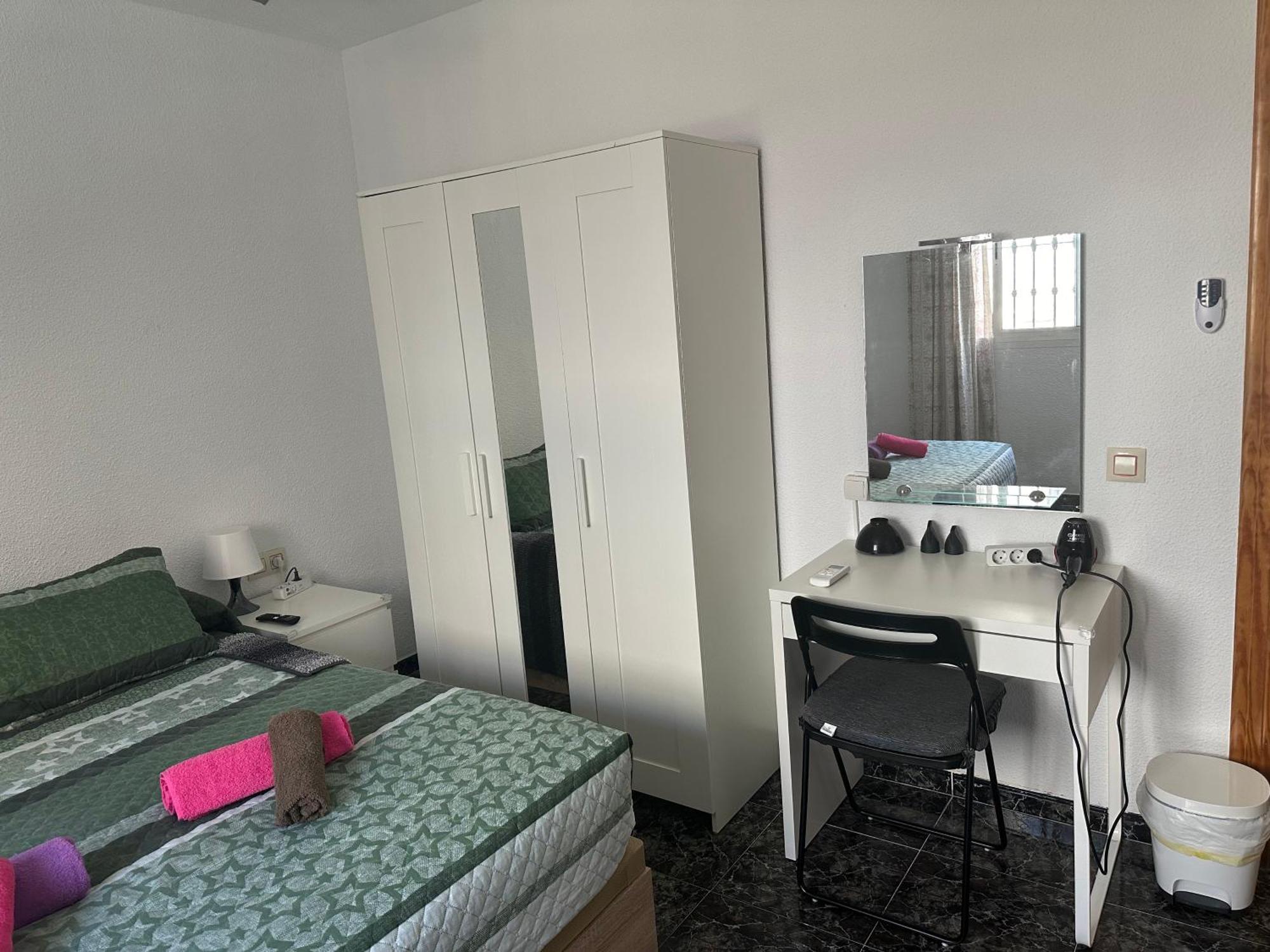 Almeria Centro Habitacion Privada En Apartamento Compartido Extérieur photo