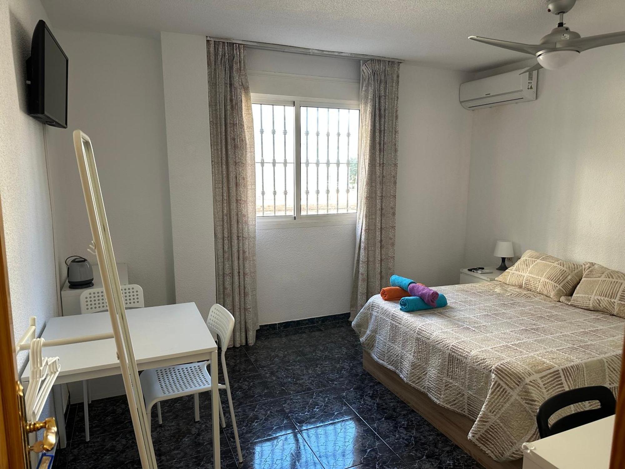 Almeria Centro Habitacion Privada En Apartamento Compartido Extérieur photo