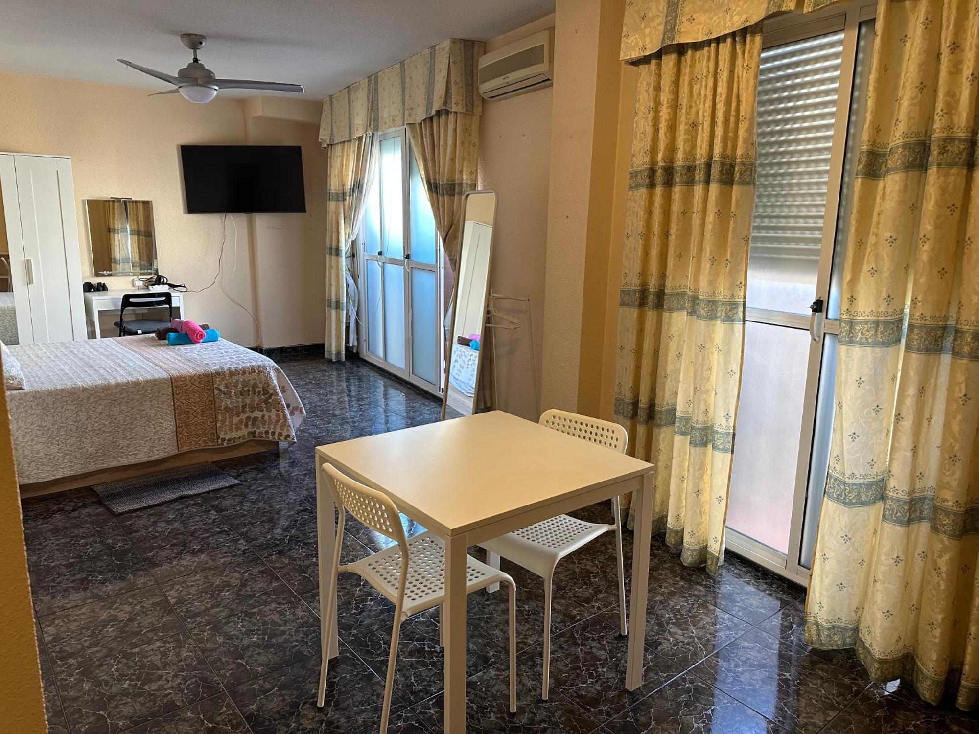 Almeria Centro Habitacion Privada En Apartamento Compartido Extérieur photo