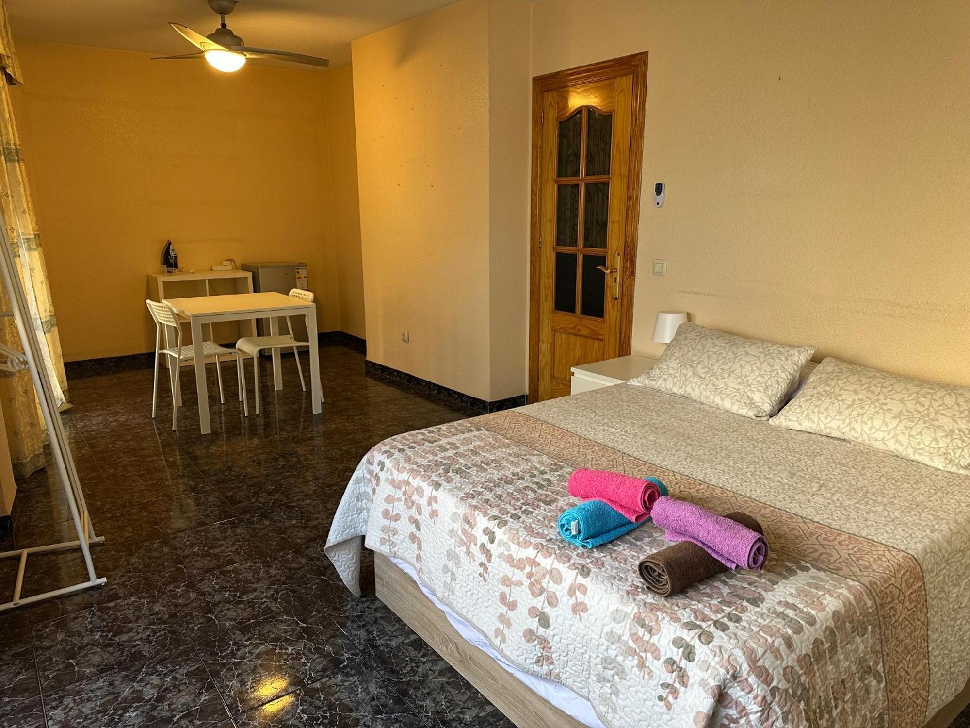 Almeria Centro Habitacion Privada En Apartamento Compartido Extérieur photo