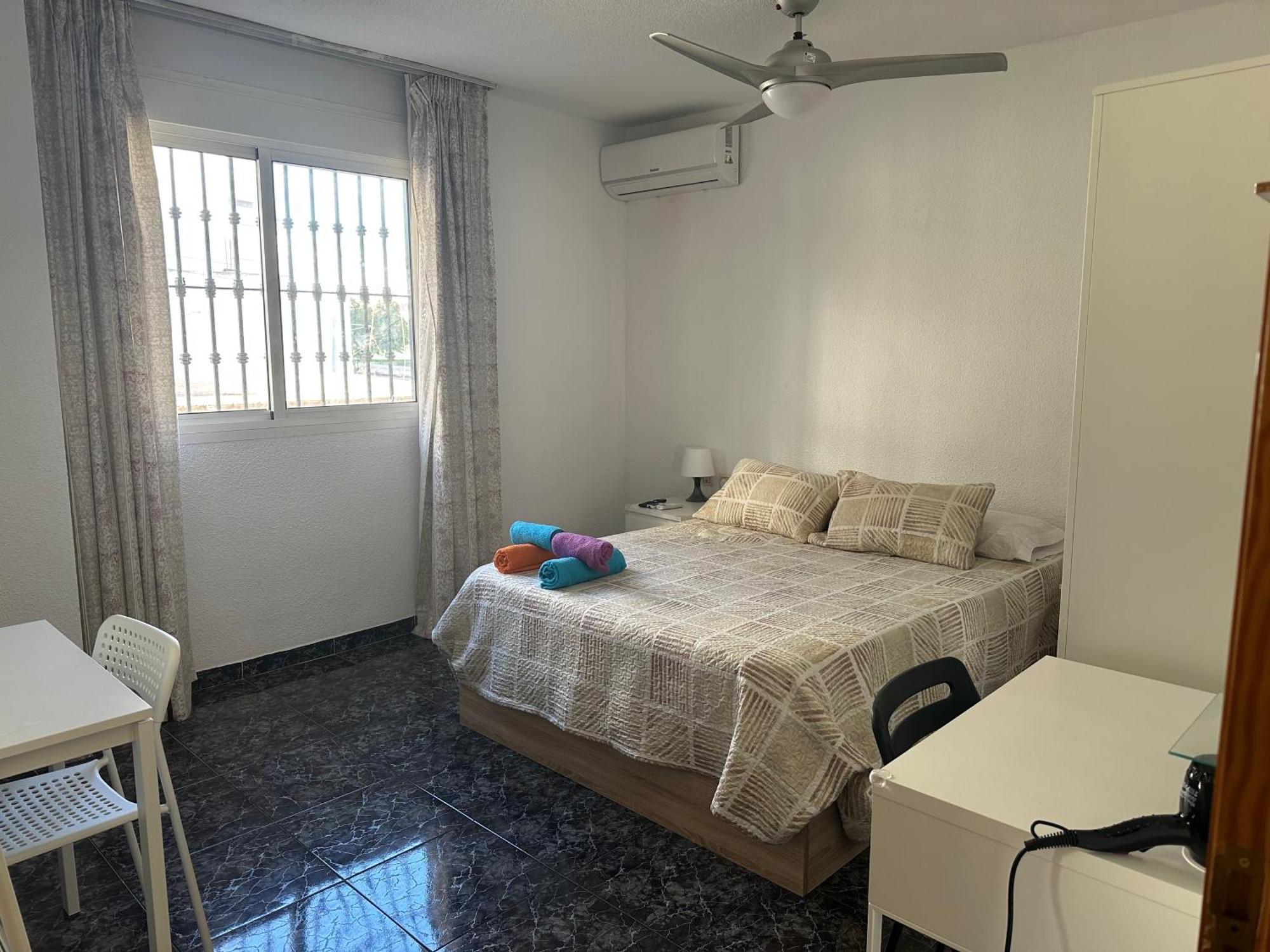 Almeria Centro Habitacion Privada En Apartamento Compartido Extérieur photo